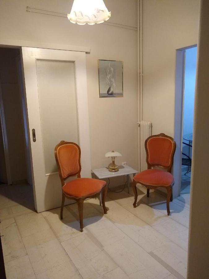 Acropolis Within 10 Minutes Walk! Classical Apartment And A Hostess At Your Side! Афины Экстерьер фото